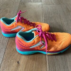 NEWTON Women’s Fate 8